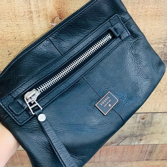 Fossil Leather Crossbody - Picture 4 of 8